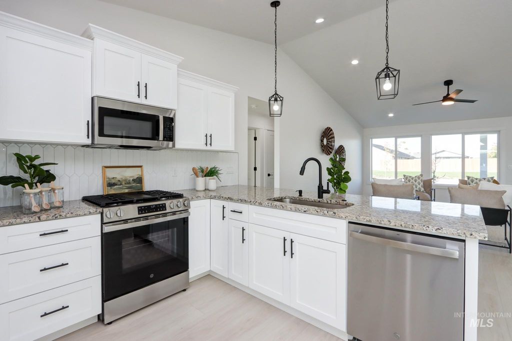 958 Sierra St, Vale, OR 97918