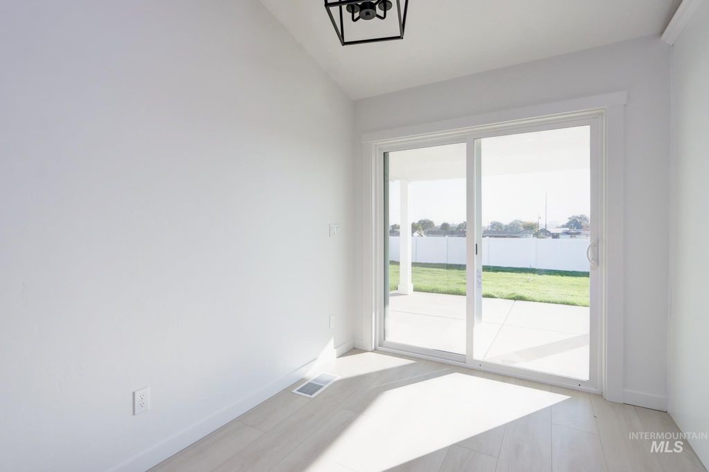 958 Sierra St, Vale, OR 97918 photo 14