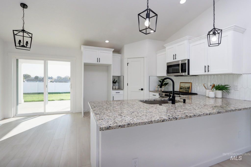 958 Sierra St, Vale, OR 97918 photo 4