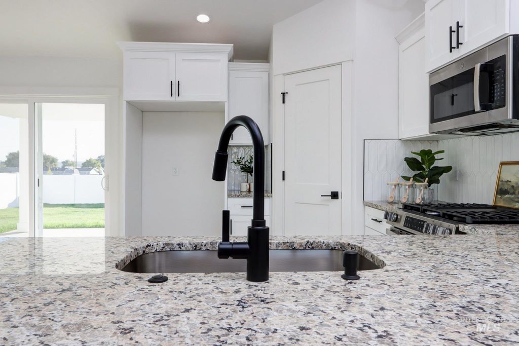 958 Sierra St, Vale, OR 97918 photo 5