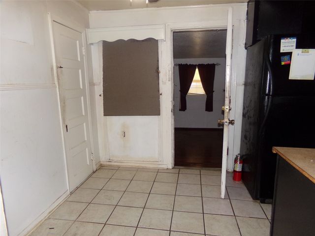 2407 Volga Avenue, Dallas, TX 75216