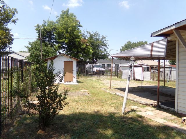 2407 Volga Avenue, Dallas, TX 75216