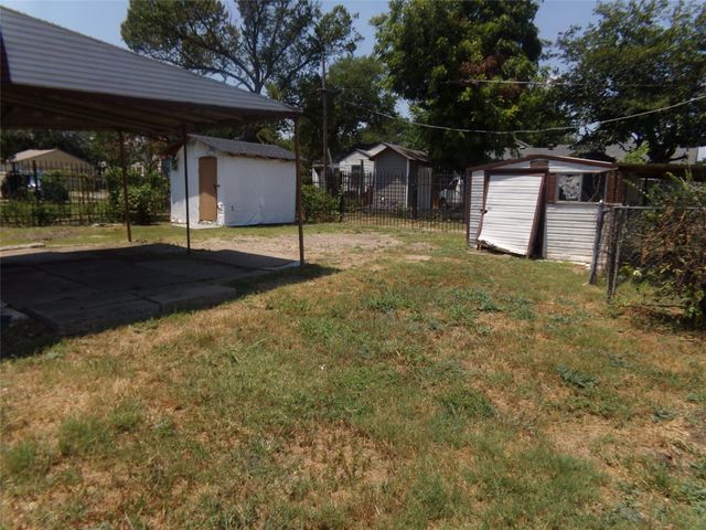 2407 Volga Avenue, Dallas, TX 75216