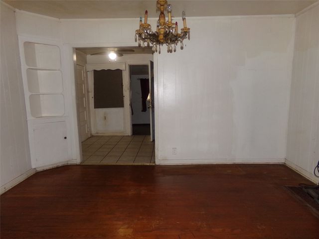 2407 Volga Avenue, Dallas, TX 75216