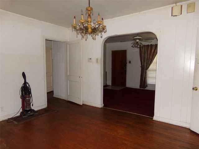 2407 Volga Avenue, Dallas, TX 75216