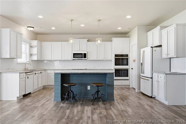 6129 Shannon Woods Way, Hope Mills, NC 28348