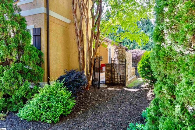 8 Arezzo Drive, Greenville, SC 29609