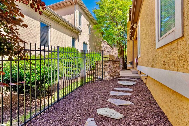 8 Arezzo Drive, Greenville, SC 29609