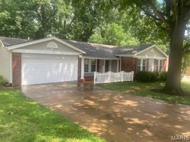 1272 Beaver Creek Road, Chesterfield, MO 63017