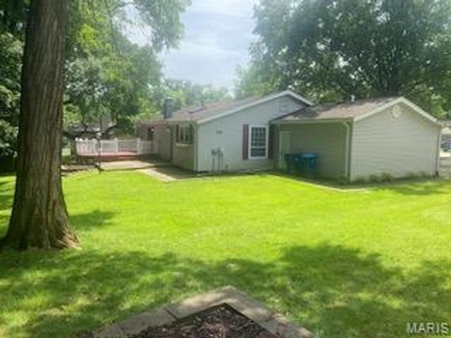 1272 Beaver Creek Road, Chesterfield, MO 63017