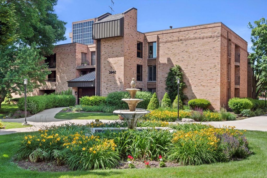 3942 N Oakland AVENUE #336, Shorewood, WI 53211