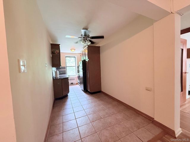 83-05 98 Street 3H, Woodhaven, NY 11421