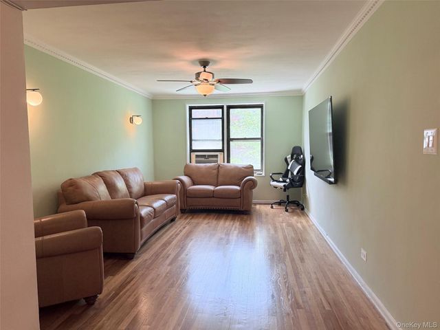 83-05 98 Street 3H, Woodhaven, NY 11421