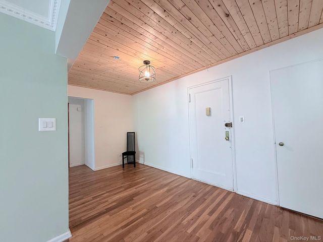 83-05 98 Street 3H, Woodhaven, NY 11421