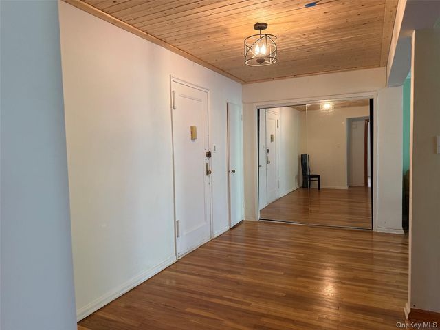 83-05 98 Street 3H, Woodhaven, NY 11421