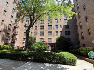 83-05 98 Street 3H, Woodhaven, NY 11421