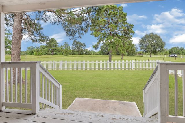 868 Lisa Mae Road, Bellville, TX 77418