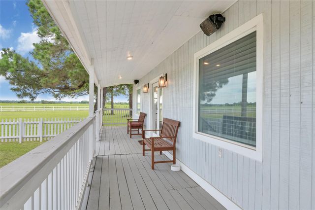 868 Lisa Mae Road, Bellville, TX 77418