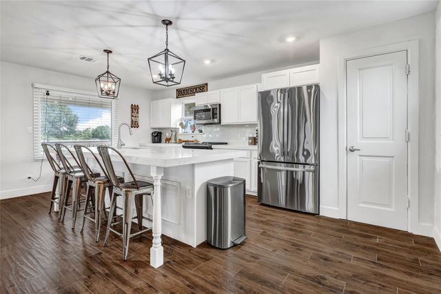 868 Lisa Mae Road, Bellville, TX 77418