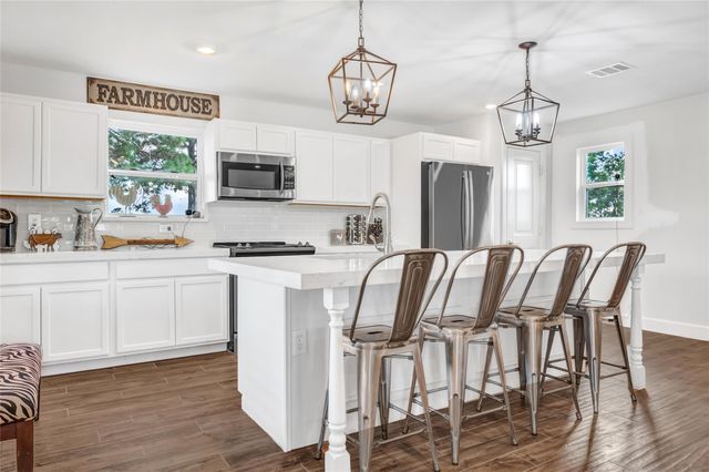 868 Lisa Mae Road, Bellville, TX 77418