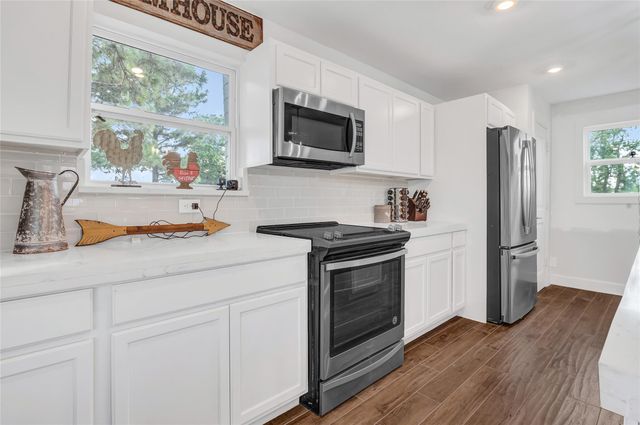 868 Lisa Mae Road, Bellville, TX 77418