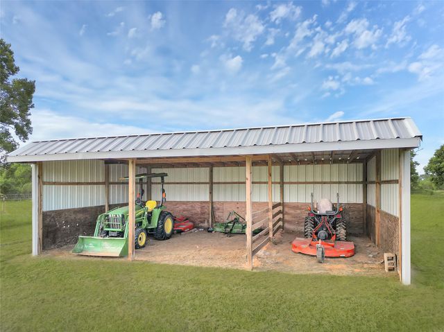 868 Lisa Mae Road, Bellville, TX 77418