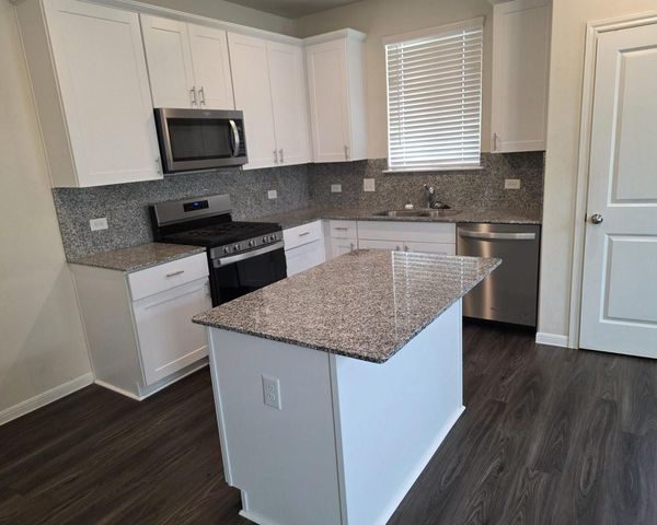 305 Lippizan Drive, Alvin, TX 77511