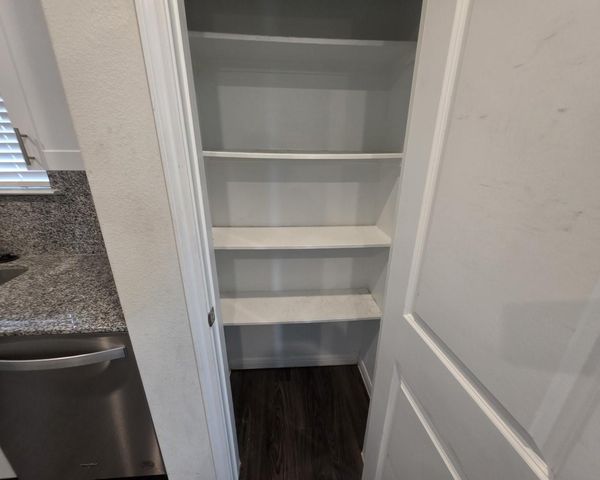 305 Lippizan Drive, Alvin, TX 77511