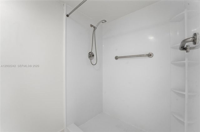 700 SW 137th Ave 215H, Pembroke Pines, FL 33027