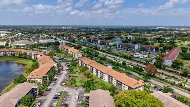 700 SW 137th Ave 215H, Pembroke Pines, FL 33027