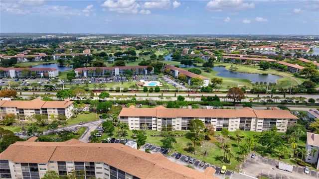 700 SW 137th Ave 215H, Pembroke Pines, FL 33027