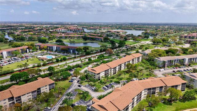 700 SW 137th Ave 215H, Pembroke Pines, FL 33027