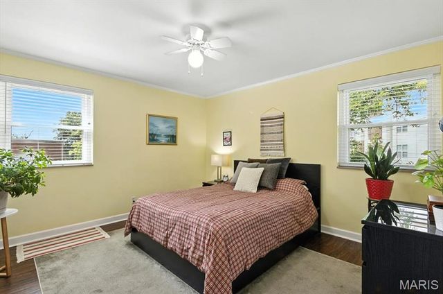 2 Delcrest Court 202, University City, MO 63124