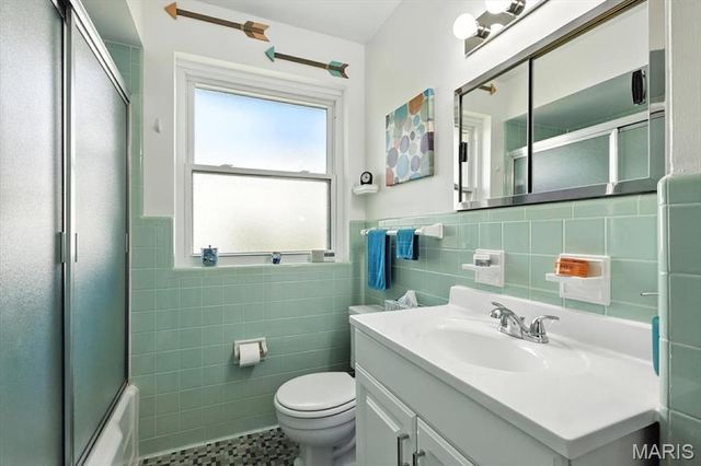 2 Delcrest Court 202, University City, MO 63124