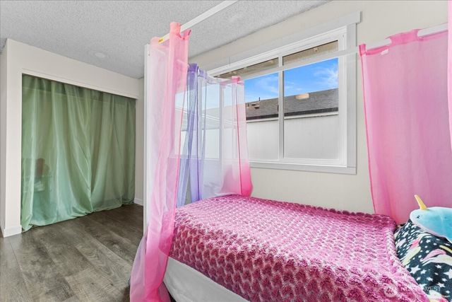 13414 NW Indian Springs Dr, Vancouver, WA 98685