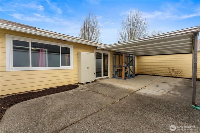 13414 NW Indian Springs Dr, Vancouver, WA 98685