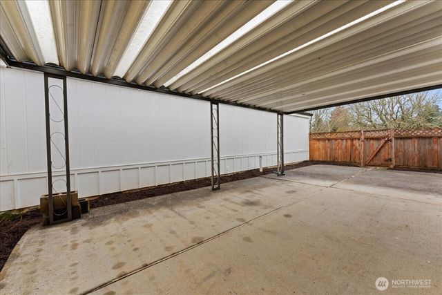 13414 NW Indian Springs Dr, Vancouver, WA 98685