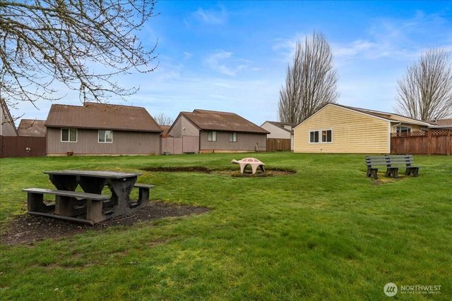 13414 NW Indian Springs Dr, Vancouver, WA 98685