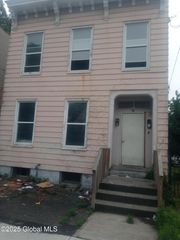 42 Garfield Place, Albany, NY 12206