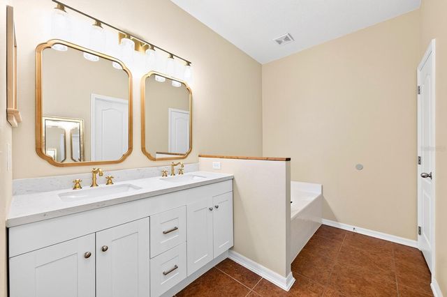 233 W FIESTA KEY LOOP, Deland, FL 32720