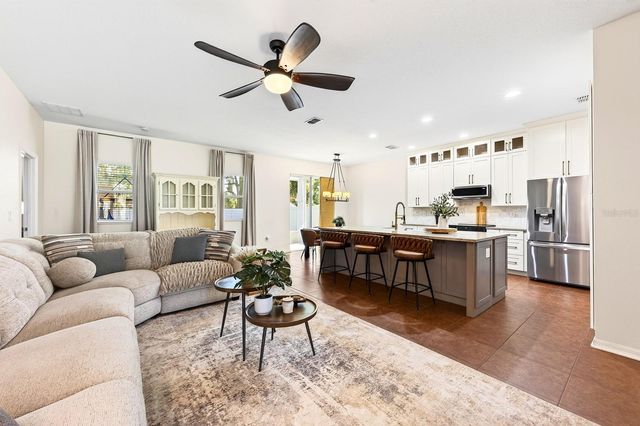 233 W FIESTA KEY LOOP, Deland, FL 32720