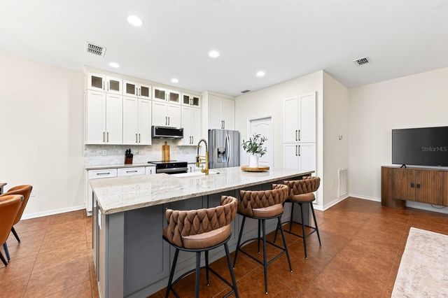 233 W FIESTA KEY LOOP, Deland, FL 32720