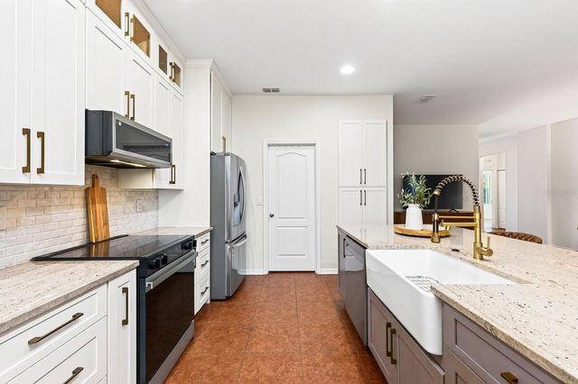 233 W FIESTA KEY LOOP, Deland, FL 32720