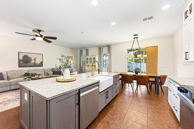233 W FIESTA KEY LOOP, Deland, FL 32720