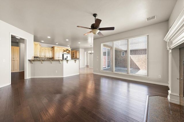 12012 Wickford Place, Yukon, OK 73099