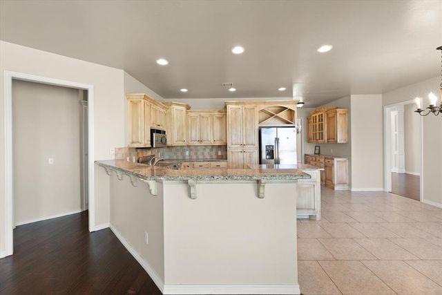 12012 Wickford Place, Yukon, OK 73099