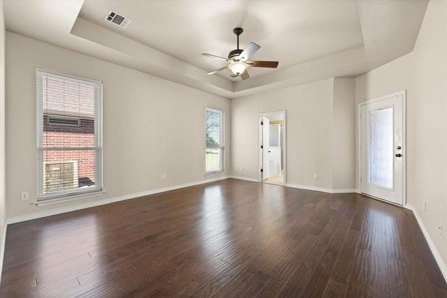 12012 Wickford Place, Yukon, OK 73099