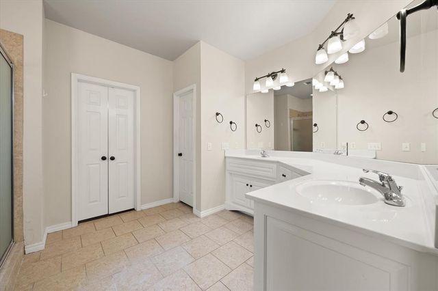 12012 Wickford Place, Yukon, OK 73099