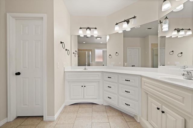 12012 Wickford Place, Yukon, OK 73099