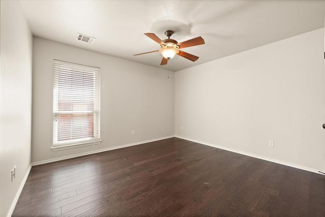 12012 Wickford Place, Yukon, OK 73099